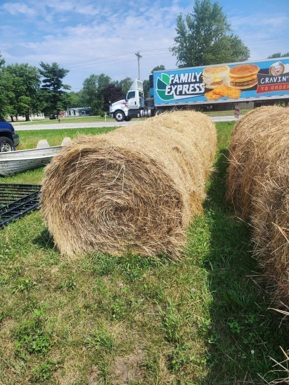 5x 4x4 grass Round bales