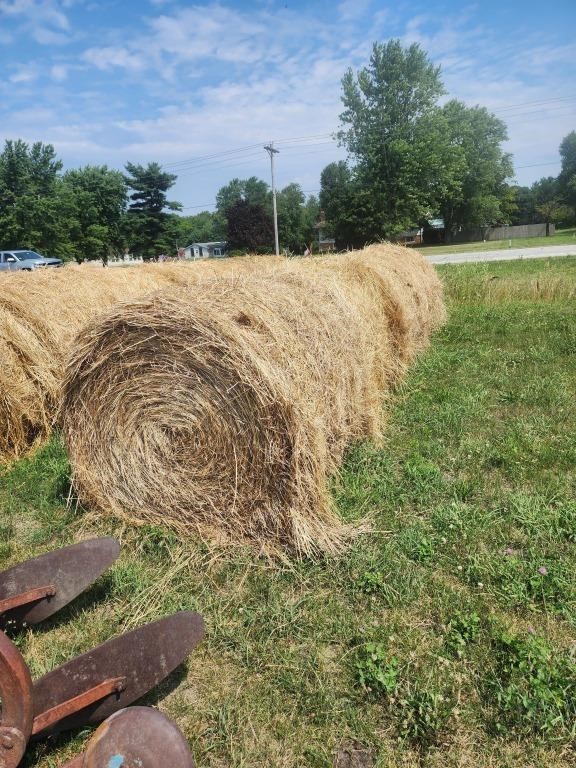 6X 4X4 GRASS ROUND BALES