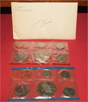 1975 D&P U.S. Mint Unc. Coins w/ Eisenhower Dollar