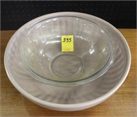 Pyrex and One Ceramic Serving Bowl