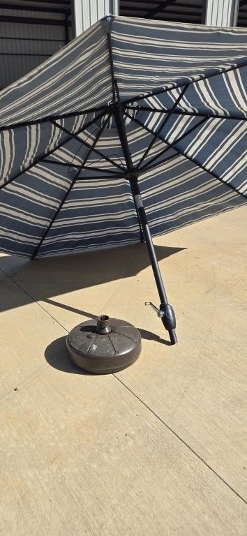 7-1/2 Foot Umbrella with Base