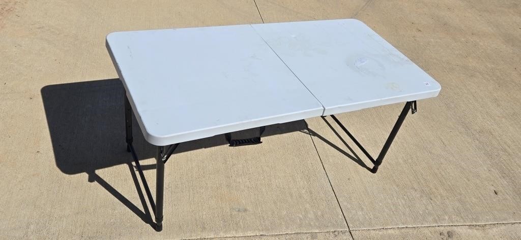 4ft X 2ft Adjustable Folding Table