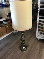 BRASS TABLW LAMP WITH BEIGE SHADE BRASS TABLW LAMP