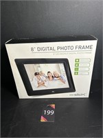 Slick 8" Digital Photo Frame