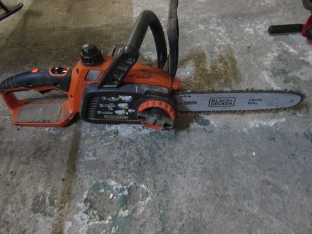 BLACK & DECKER 20 VOLT CORDLESS CHAINSAW