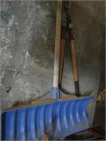 MANUAL PRUNER & SNOW SHOVEL