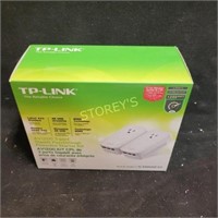 New in Box TP-Link AV1200 3 port Passthrough Power