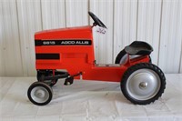 AGCO Allis 9815 pedal tractor