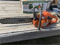 NICE HUSQVARNA 350 GAS CHAINSAW (RUNS)