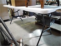 Folding table - 6 foot