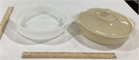 2 Baking Dishes w/ 1 Lid
