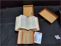 Vintage Holy Bible w/ Vintage New Testament Bible