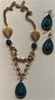 PRETTY GOLD TONED NECKLACE & EARRINGS SET