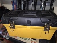 DELUXE TACKLE BOX
