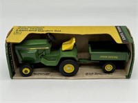 1/16 Ertl John Deere 318 w/ Cart in Box