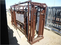 Tough Ranch Cattle Squeeze Chute