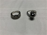 Lot of 2 silver color size 8 rings