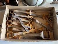 ANTIQUE WRENCH BOX LOT