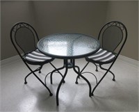 CafŽ Style Table & Chairs