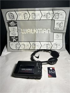 Vtg Sony Walkman FM/AM Radio Cassette Player...