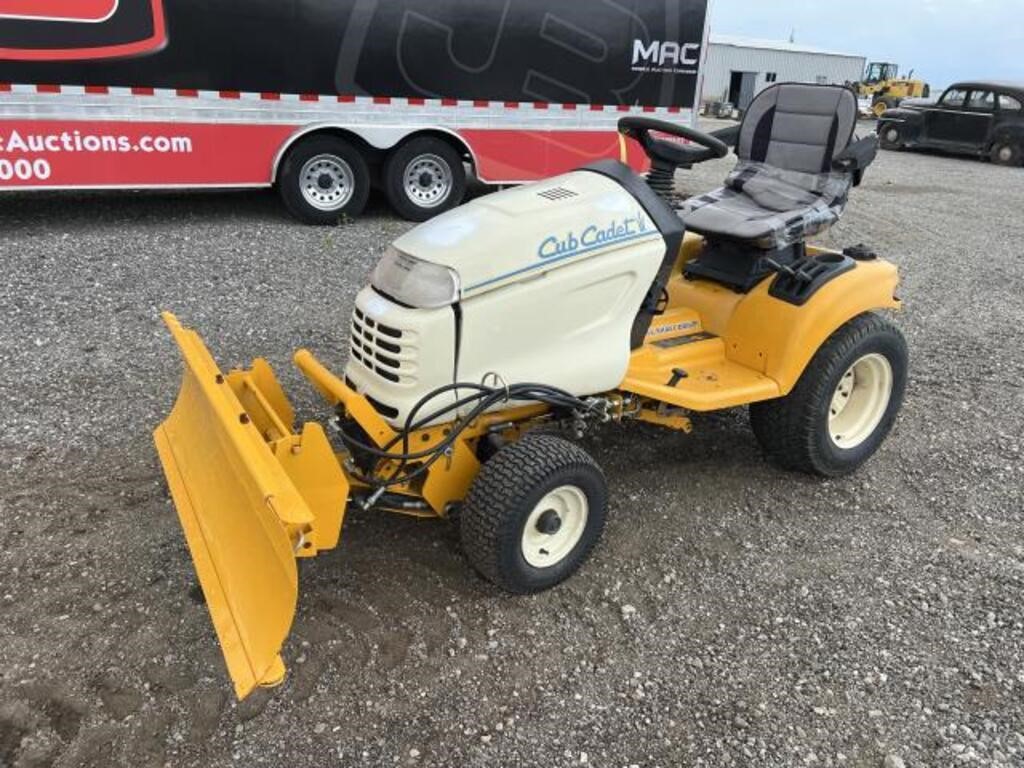 Cub Cadet With Hydraulic Snow Blade