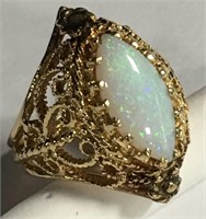 14k Gold & Opal Ring