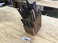 KNIFE BLOCK W CONTENTS