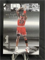 Michael Jordan Basketball Card Skybox Thunder