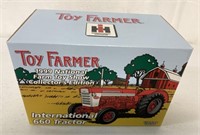 1/16 International 660 Tractor,NIB,1999 Toy Show