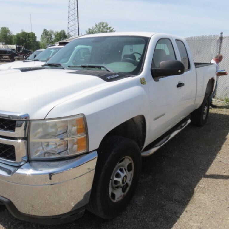 2011 CHEVY 2500 FLAT BED