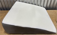 24"x24"x7.5" Bed Wedge Pillow