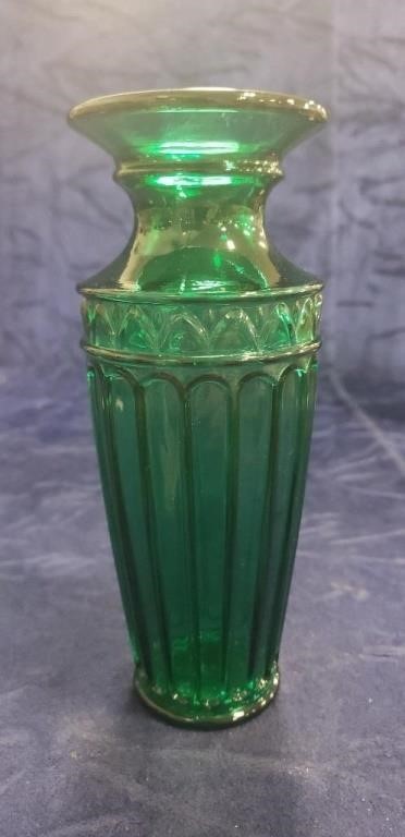 (1) Fenton Vase (7" Tall)