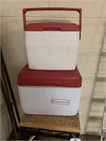 Rubbermaid and Coleman drink coolers