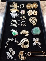 LARGE LOT OF VTG COSTUME JEWELRY