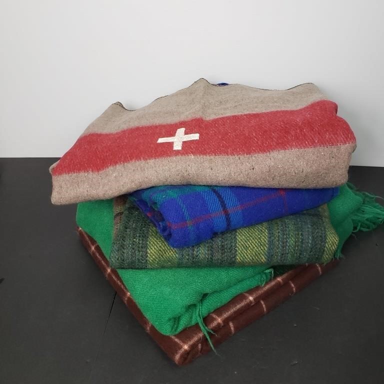 VINTAGE WOOL BLANKETS