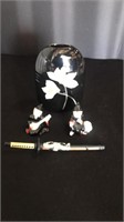 toyo japan vase black & two trinkets & min sword