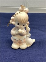 1987 Precious moments, figurine ornament