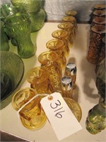10 pcs of amber glassware: S/P shakers & glasses