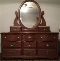 Stunning Large Golden Oak Dresser.