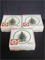 Group of spode Christmas tree plates, saucers,