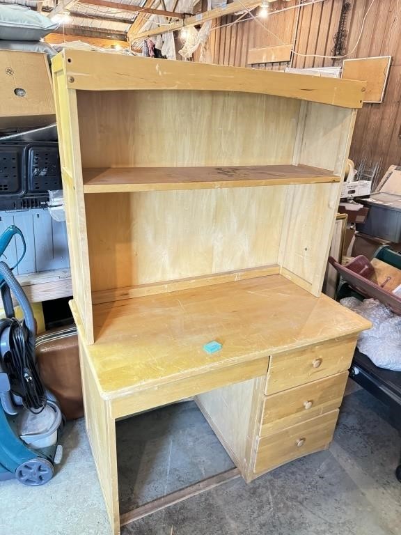 Pine Desk with Detachable Back
