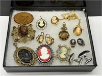 15 VINTAGE CAMEO AND INTAGLIO CUT JEWELRY PIECES