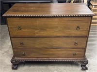 Beautiful 3-Drawer Eagle Claw Antique Dresser