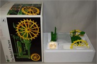 ERTL John Deere Diecast Model A Tractor 1:16 box