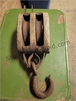 Antique Barn Pully & Hook 18 Inch
