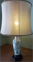 T - VINTAGE TABLE LAMP W/ SHADE (L4)