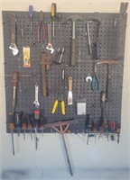 R - LOT OF HAND TOOLS (G9)