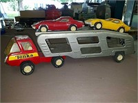 Vintage Tonka car carrier w/2 vintage Corvettes