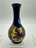 MOORCROFT ENGLAND BUD VASE