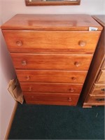 5 Drawer Chest  - missing knob is in top drawer